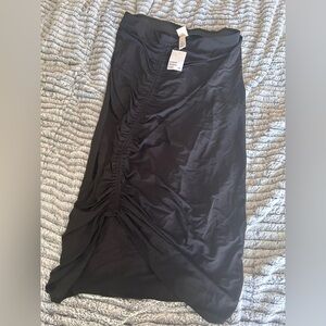 H&M Black Skirt Size L NWT New With Tags.
